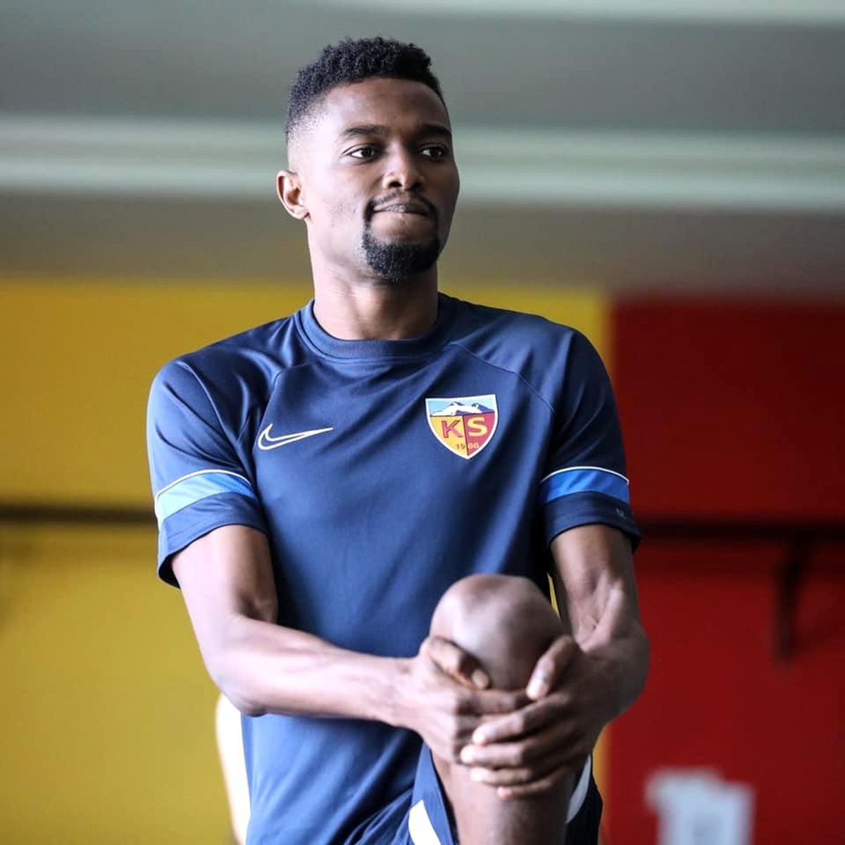 Bernard Mensah İspanya\'ya gitti