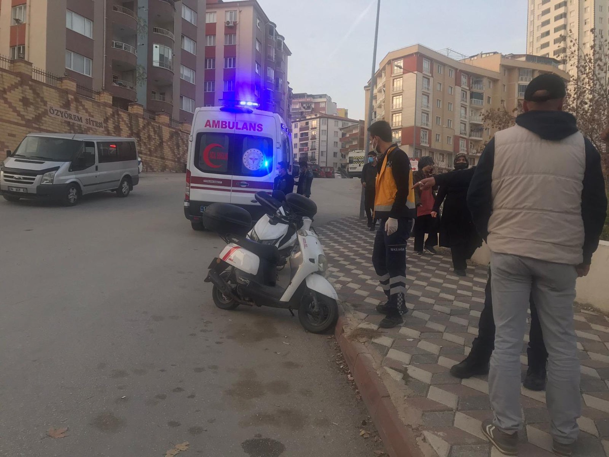 Son dakika! Bilecik\'te 15 yaşındaki motosiklet sürücüsünün çarptığı 2 çocuk yaralandı