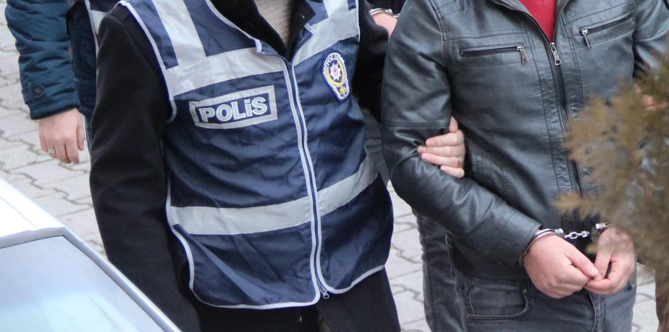 Erdoğan\'ın Üsküdar\'daki konutunun fotoğraflarını çeken İsrailli çift gözaltında