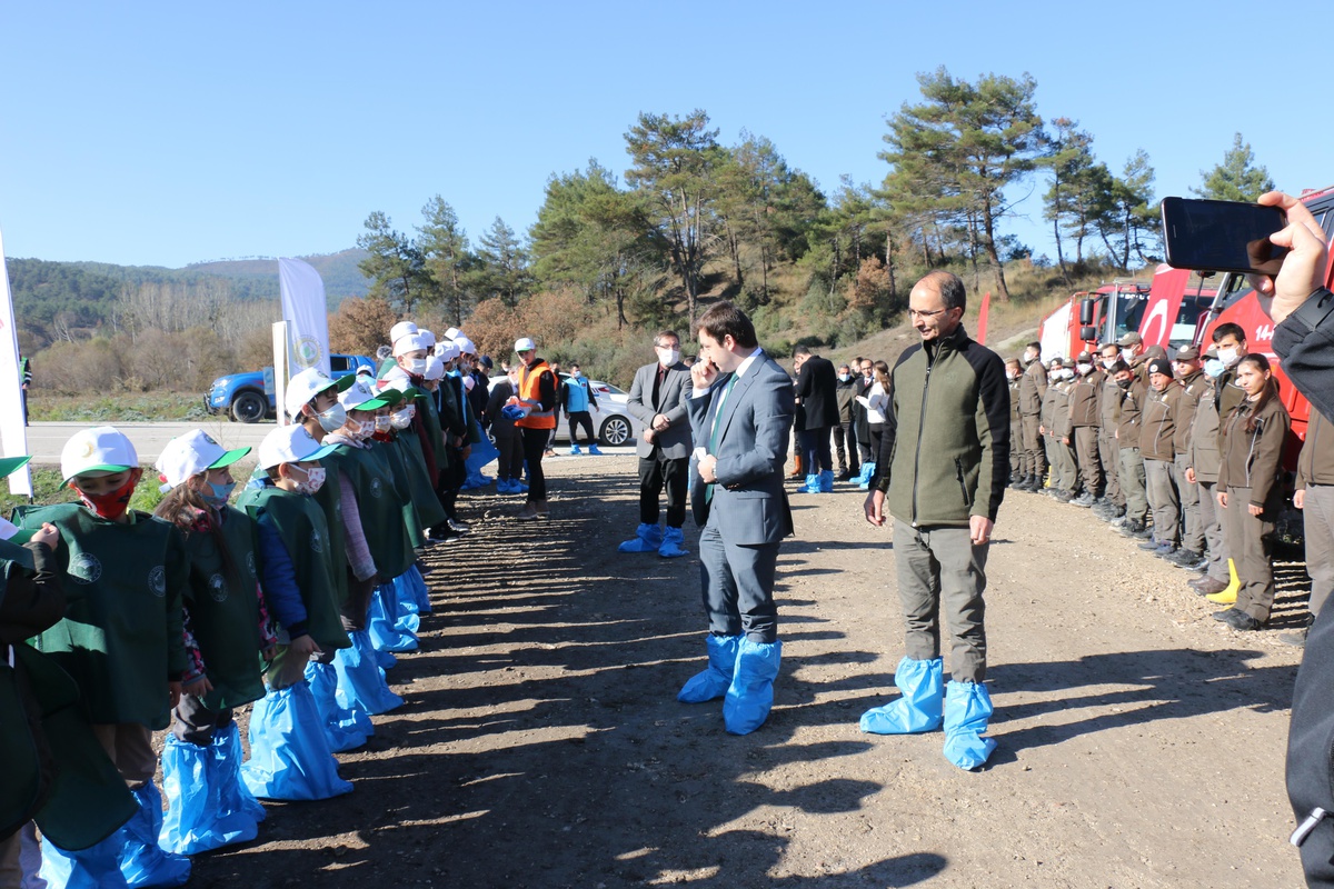 Göynük\'te fidanlar toprakla buluştu