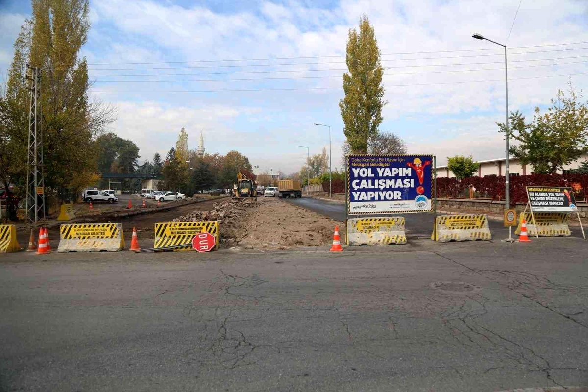 Mensucat caddesi yenileniyor