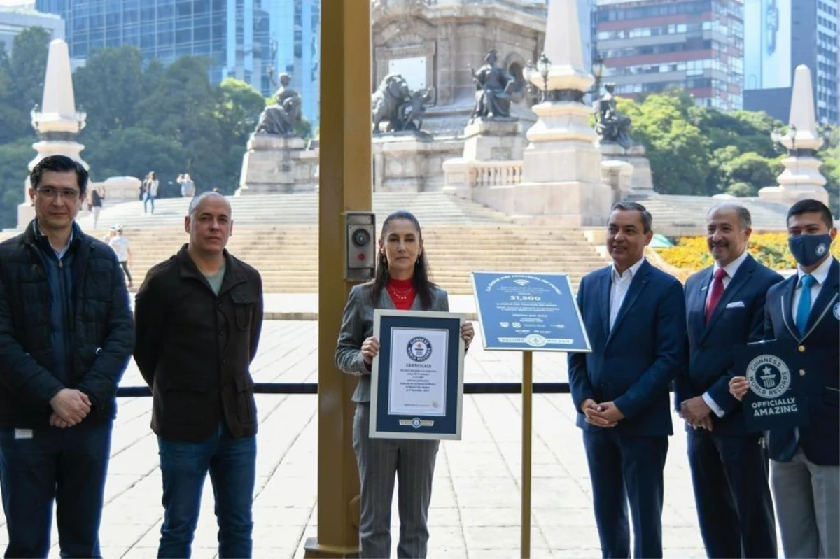 Mexico City, dünyada en çok ücretsiz WiFi noktasına sahip kent olarak Guinness Rekorlar Kitabı\'nda