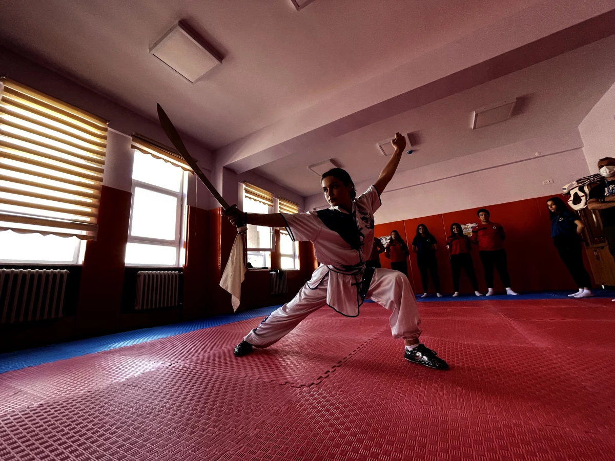 Milli wushucu Sıla, başarılarına dünya şampiyonluğunu da eklemek istiyor
