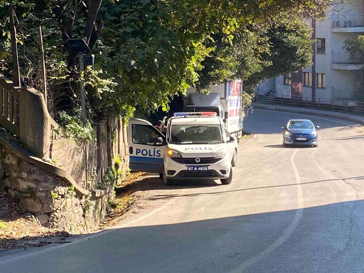 Son dakika haber... Polisi harekete geçiren şüpheli paket turşu bidonu çıktı