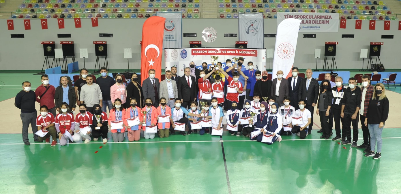 Trabzon\'da, okul sporları dart yıldızlar müsabakaları sona erdi