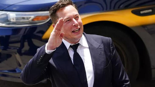 Twitter'da anket yapan Elon Musk, 5 milyar dolarlık hisse sattı
