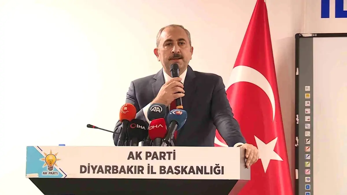Adalet Bakanı Abdulhamit Gül: "Diyarbakır Cezaevi\'ni kapatıyoruz"