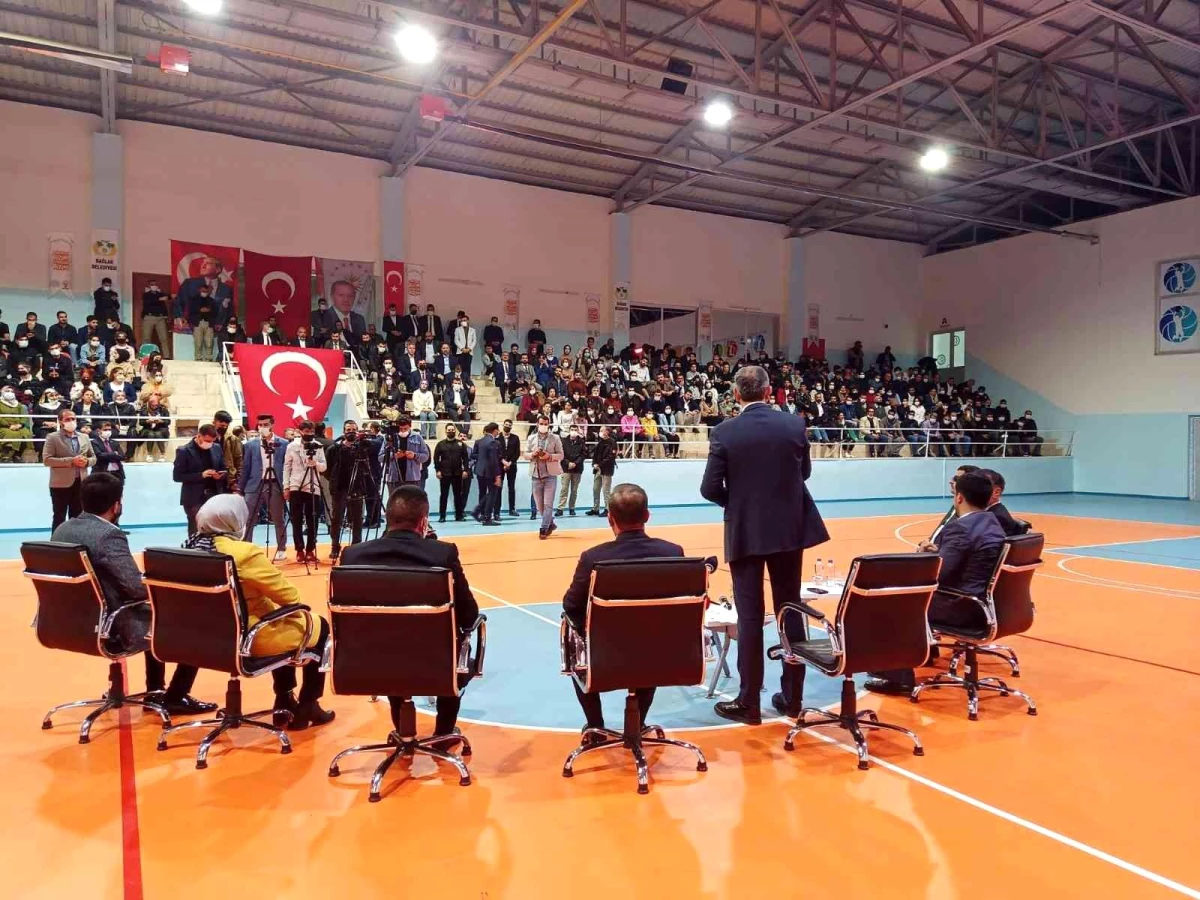 Son dakika haberi! Adalet Bakanı Abdülhamit Gül, gençlerle buluşmasında bütün partilere seslendi