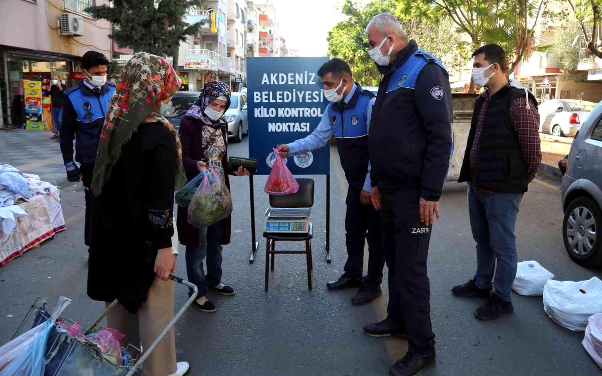 Akdeniz Belediyesi, semt pazarlarına kilo kontrol noktaları kurdu