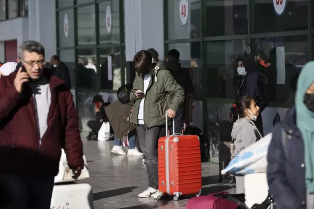 AŞTİ'de ara tatil öncesi yoğunluk