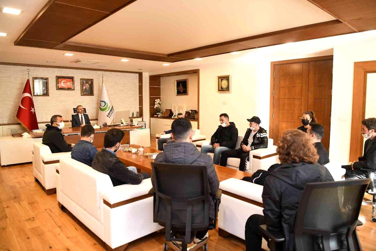 Başkan Çiftçi, POMEM\'i kazanan gençleri ağırladı
