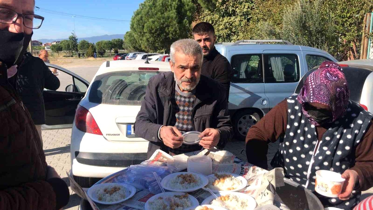 Burhaniye\' de şehit polis için pilav hayrı yapıldı