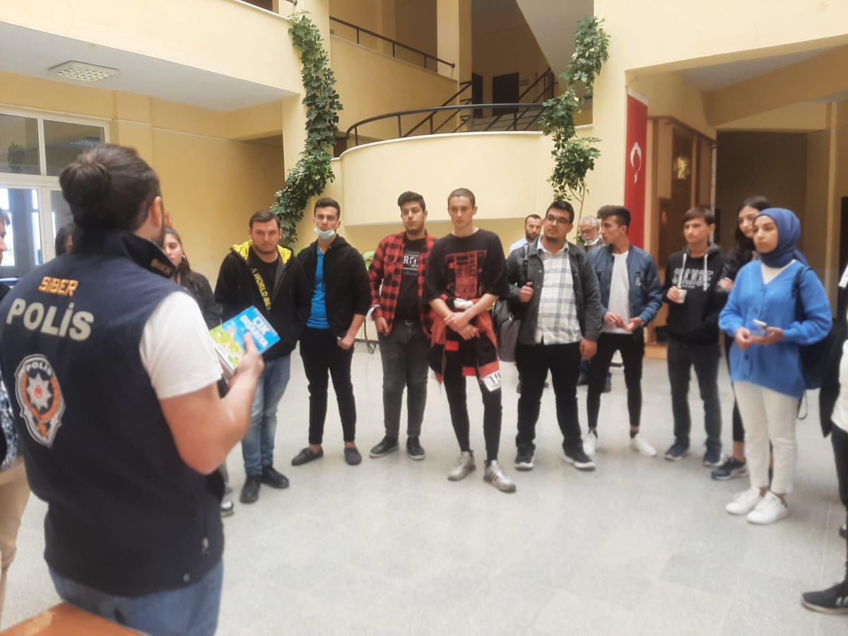 Datça\'da üniversite öğrencileri SİBERAY Projesi hakkında bilgilendirildi