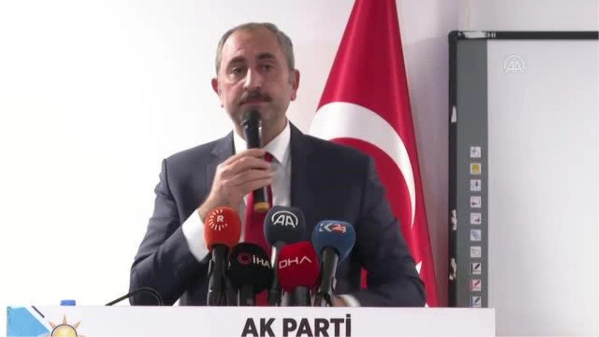 Son dakika: DİYARBAKIR - Adalet Bakanı Gül, çeşitli ziyaretlerde bulundu (2)