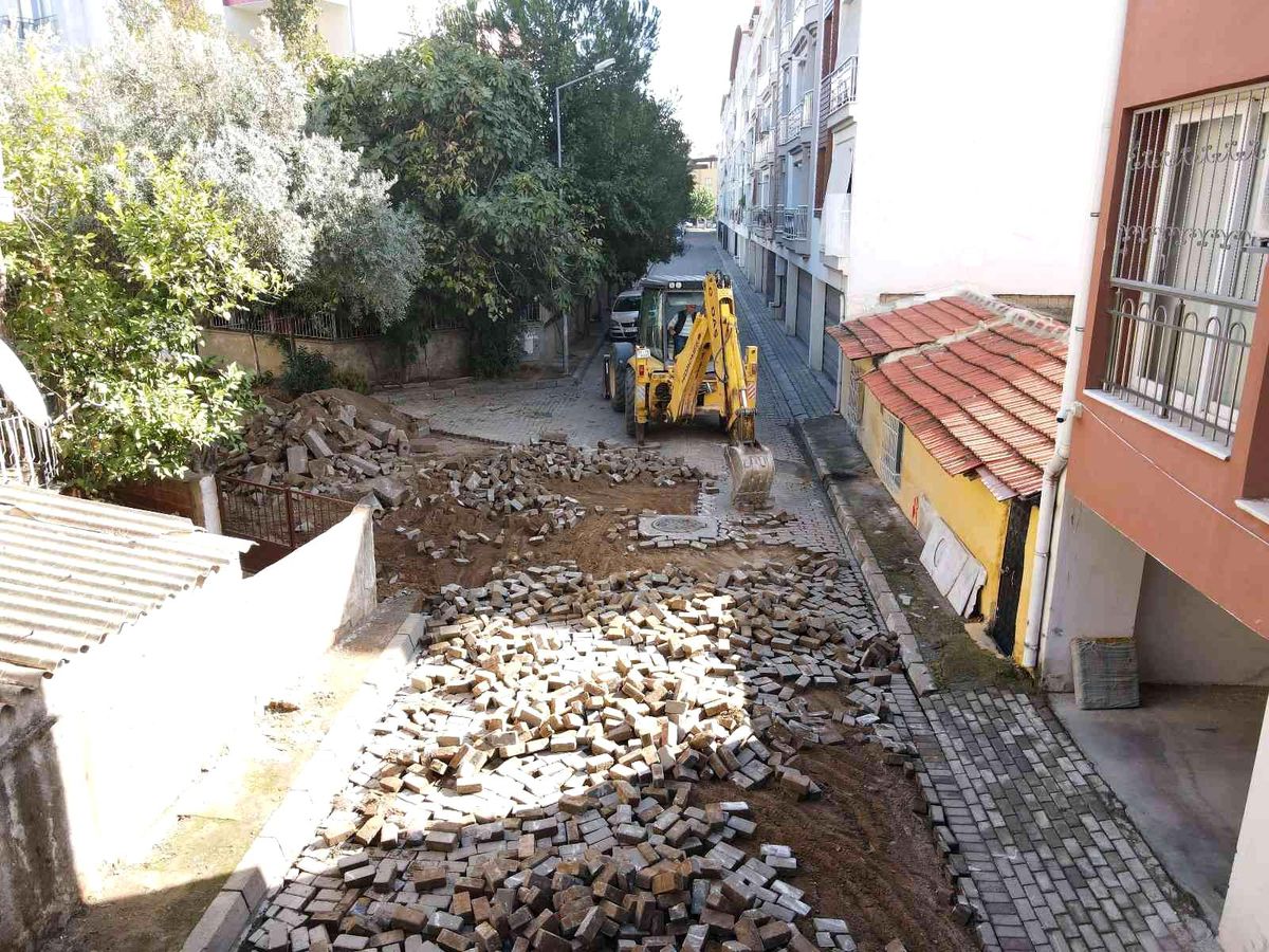 Efeler Belediyesi, Girne Mahallesi\'nde çalışmalarını sürdürüyor