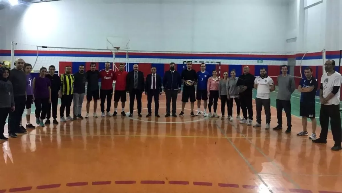 Ergene\'de öğretmenler günü voleybol turnuvası maçları sürüyor