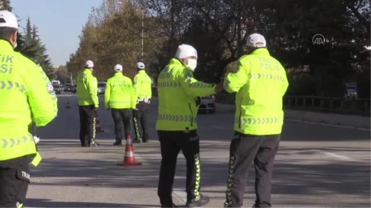 ESKİŞEHİR - Eskişehir Valisi Ayyıldız "Bi Hareketine Bakar Hayat" kampanyasını sürücülere tanıttı