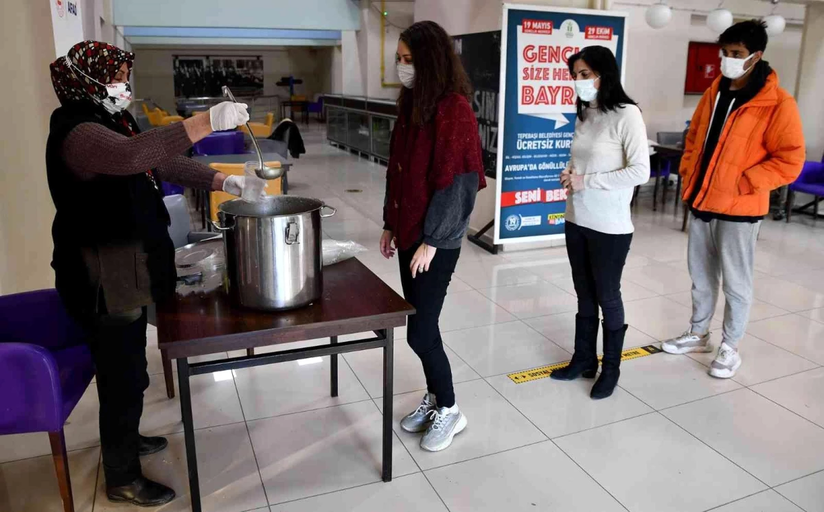 Gençler güne sıcak çorba ile başlıyor