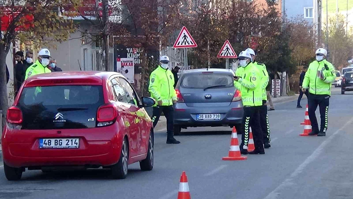 Kars\'ta emniyet kemeri uygulaması yapıldı