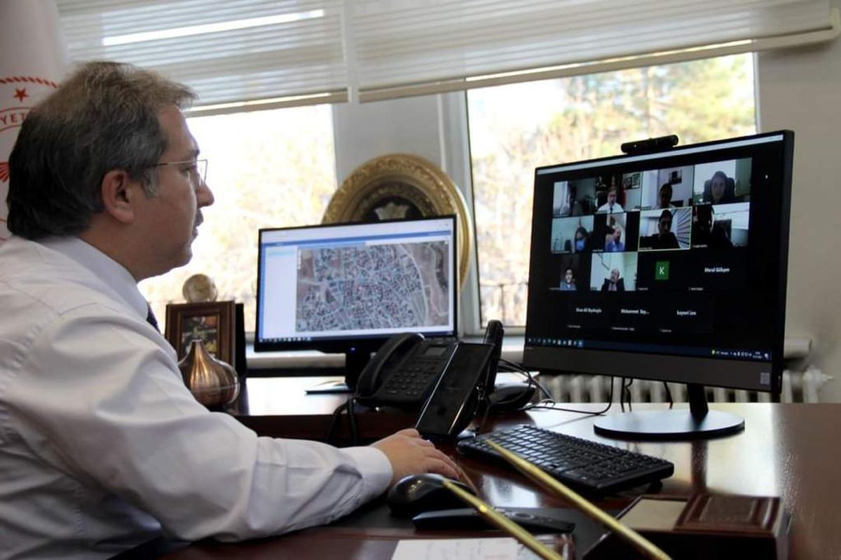 Kayseri\'de çevre illerdeki TURKOVAC gönüllüleri için online toplantı yapıldı