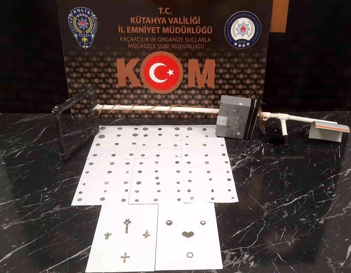 Kütahya\'da 90 parça tarihi eser ele geçirildi
