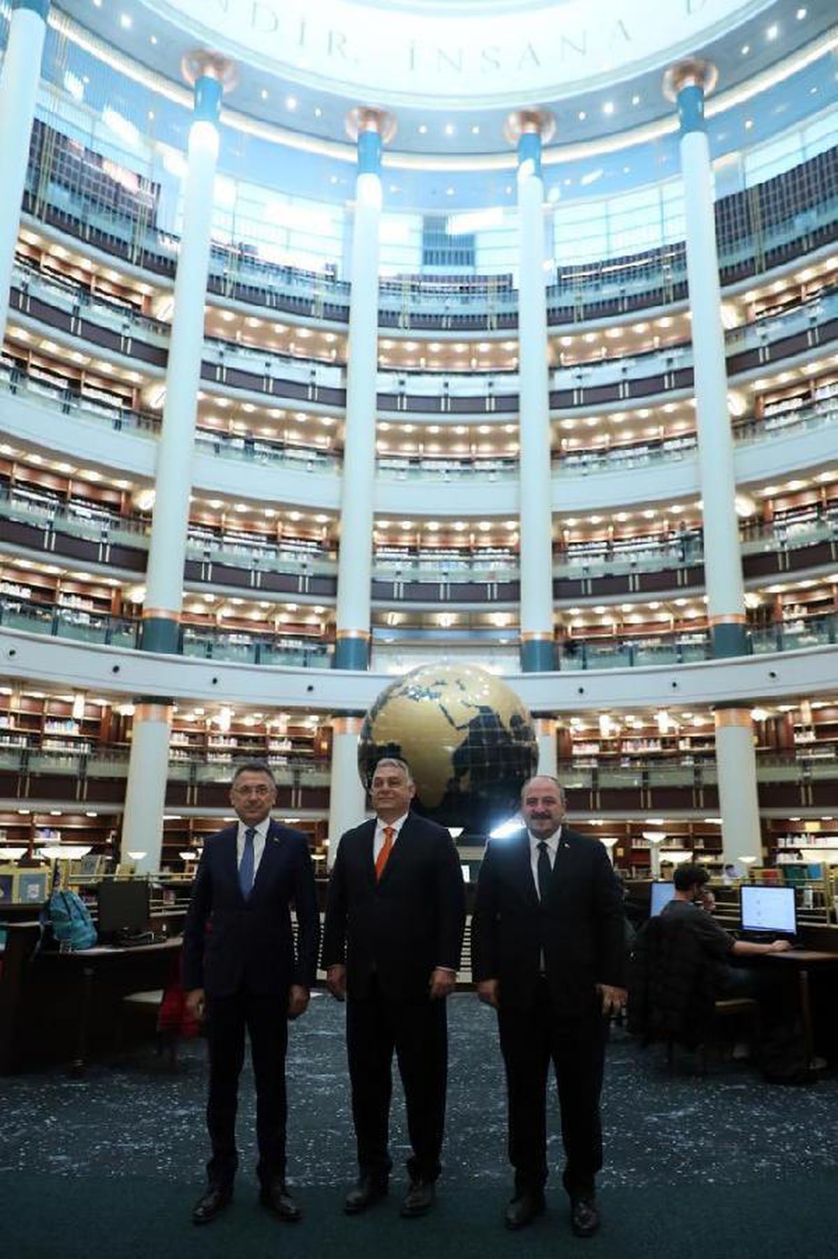 Son dakika haberi! Macaristan Başbakanı Orban, Millet Kütüphanesini ziyaret etti