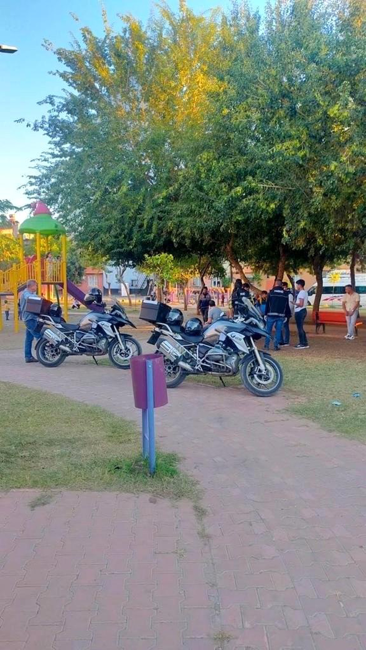 Son dakika haberi: Okul duvarındaki "uyuşturucuya son" yazısı polisi alarma geçirdi