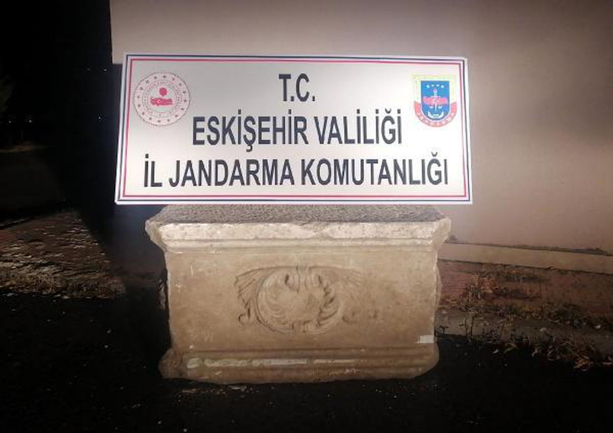 Roma döneminden lahit parçasını satmak isterken yakalandı