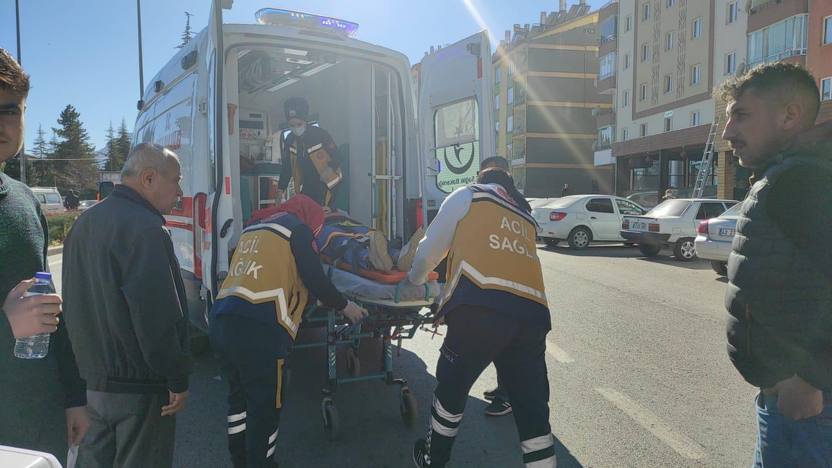Seydişehir\'de otomobilin çarptığı öğrenci yaralandı