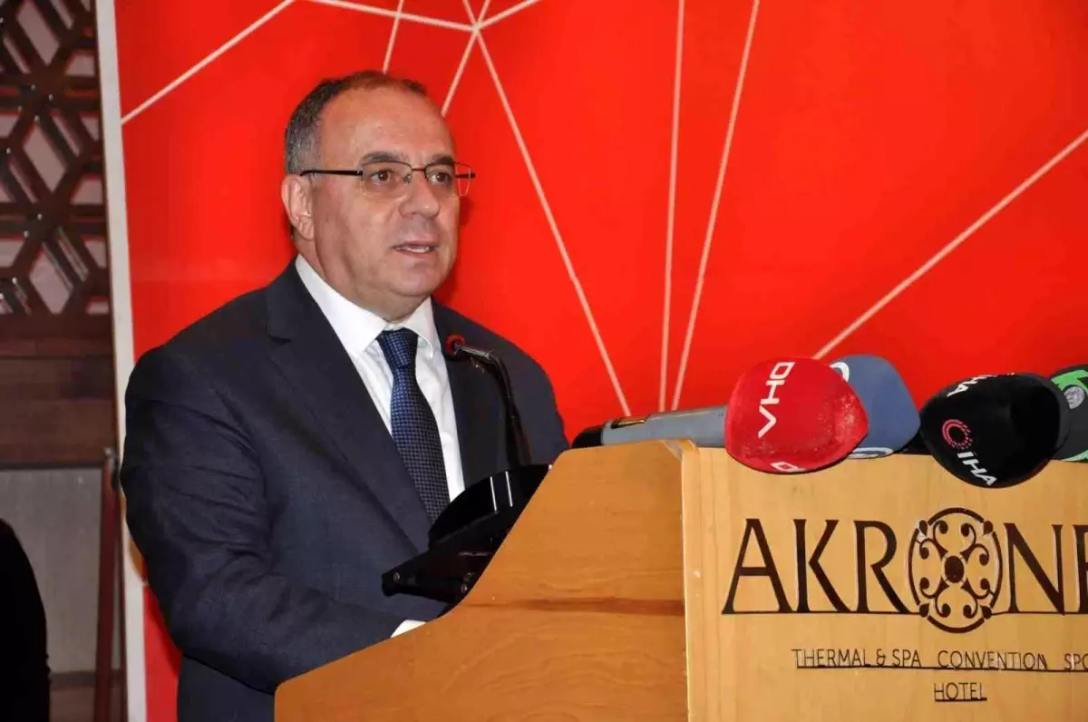 Türkiye\'de çıkarılan mermerin yüzde 5\'i işlenebiliyor, yüzde 95\'i ise çöpe gidiyor