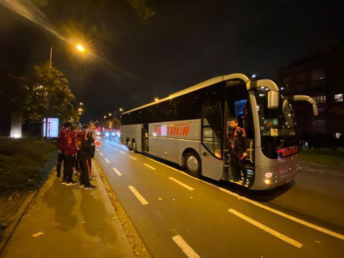 Ümit Milli Takımı\'nı taşıyan otobüs arıza verdi, maçın başlama saati ertelendi