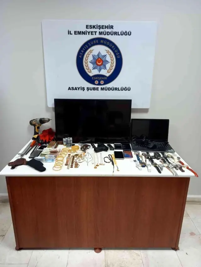 12 ayrı işyeri hırsızlığının şüphelisi tutuklandı