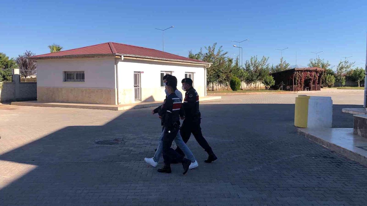 Antalya\'da aranan 3 şahıs JASAT timlerince yakalandı