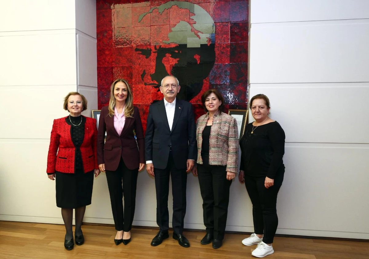 CHP Genel Başkanı Kılıçdaroğlu, partisinin 40 bininci yeni kadın üyesini kabul etti Açıklaması