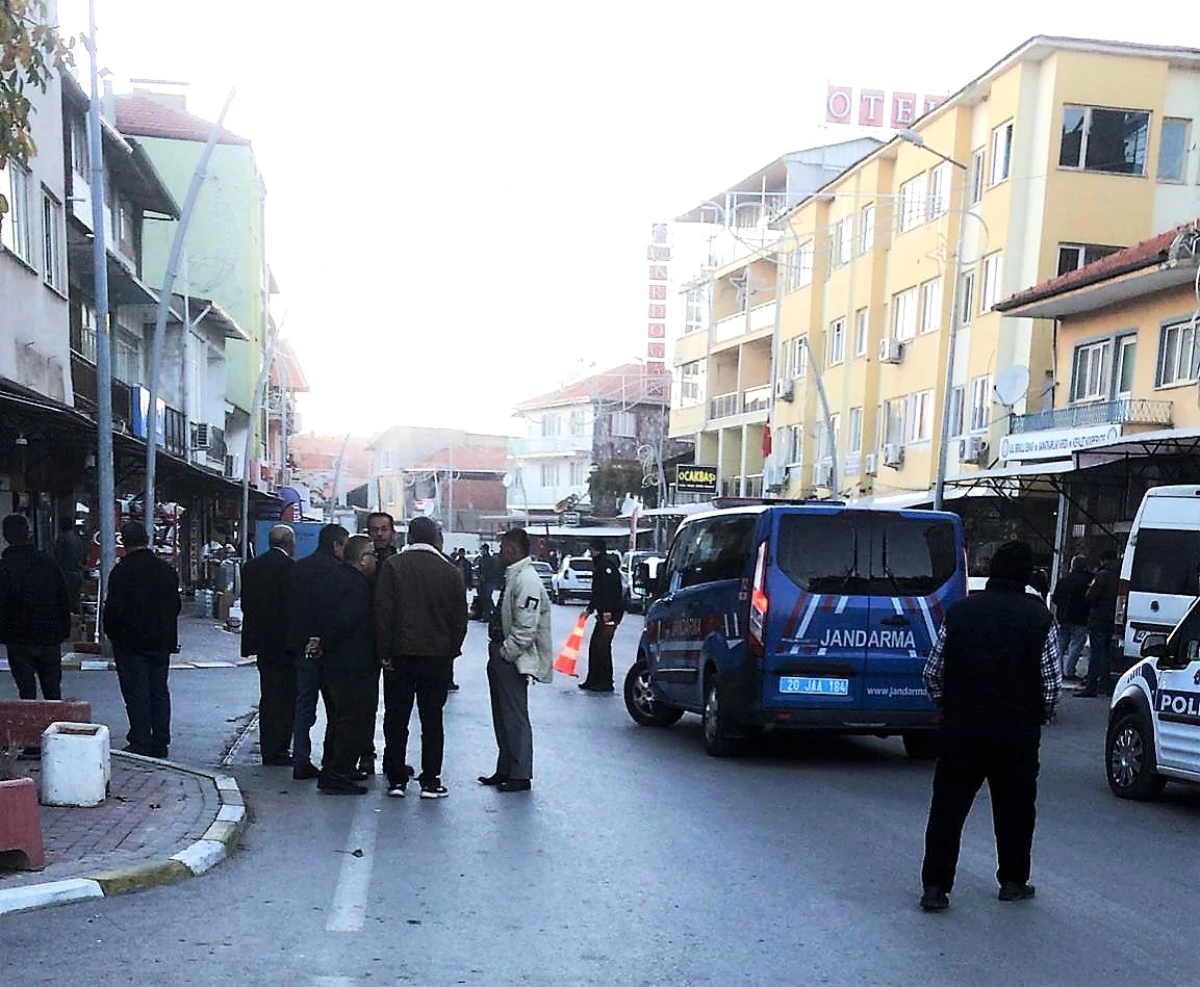 Son dakika haberleri: Denizli\'de sokak ortasında silahlı çatışma; 2 yaralı