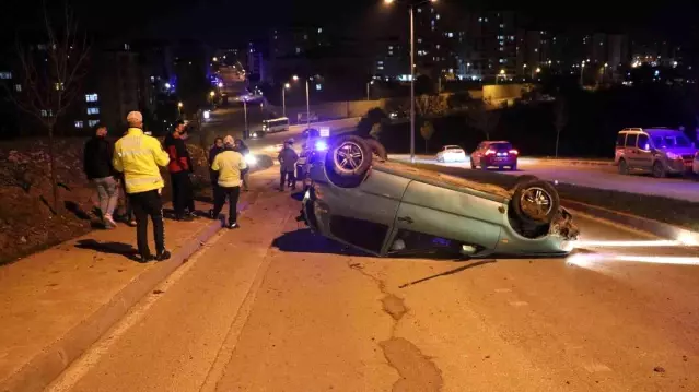 Edirne'de kaza yapan otomobil yolun ortasında ters döndü: 2 yaralı