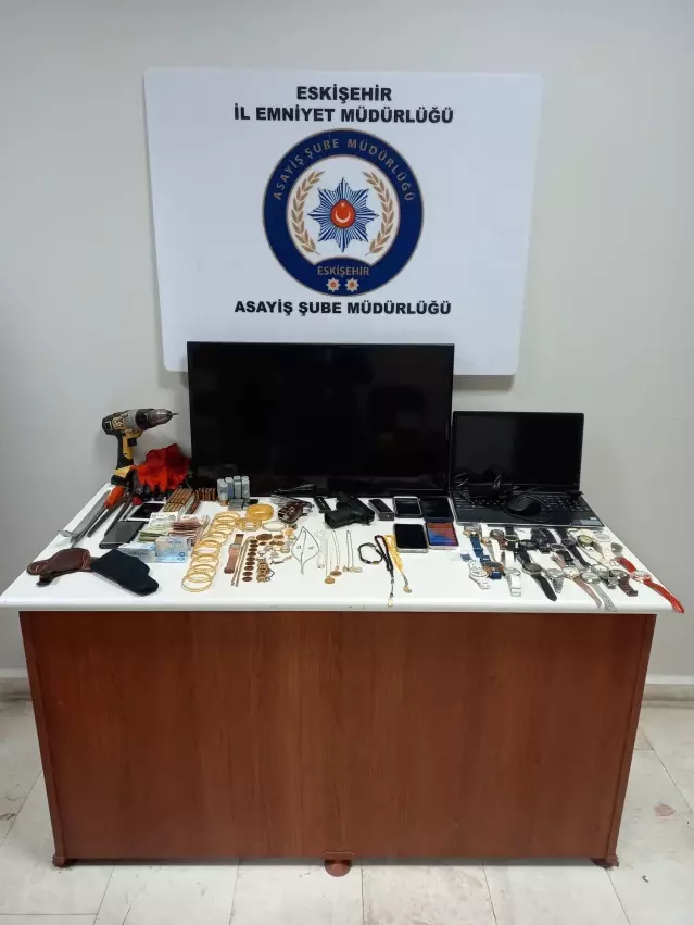 12 ayrı işyeri hırsızlığının şüphelisi tutuklandı