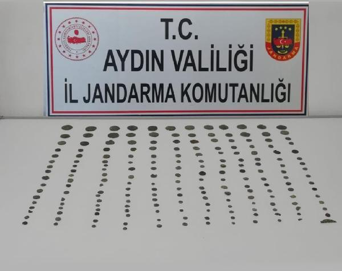 Son dakika haberleri: Gözlük kabına sakladığı 199 sikkeyle yakalandı, gözaltına alındı