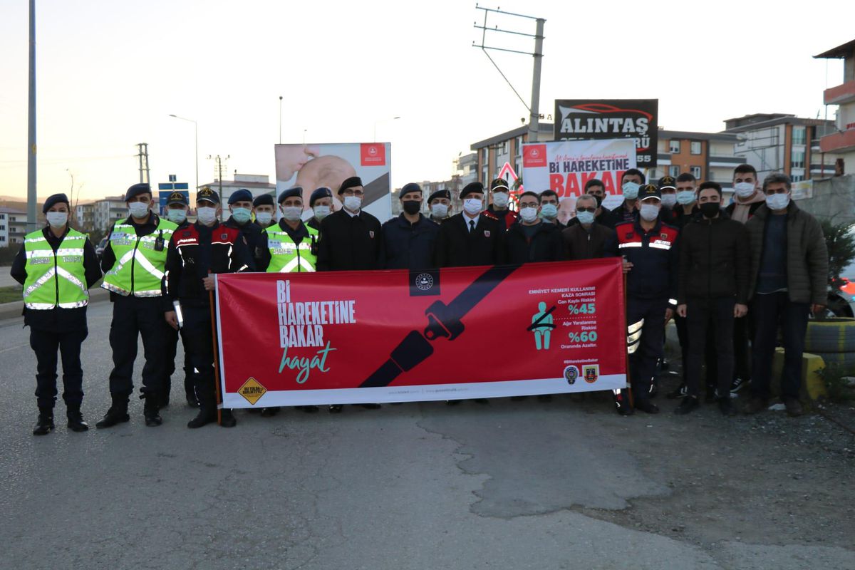 İl Jandarma Komutanı Ersever "Bi Hareketine Bakar" kampanyasında sürücüleri bilgilendirdi