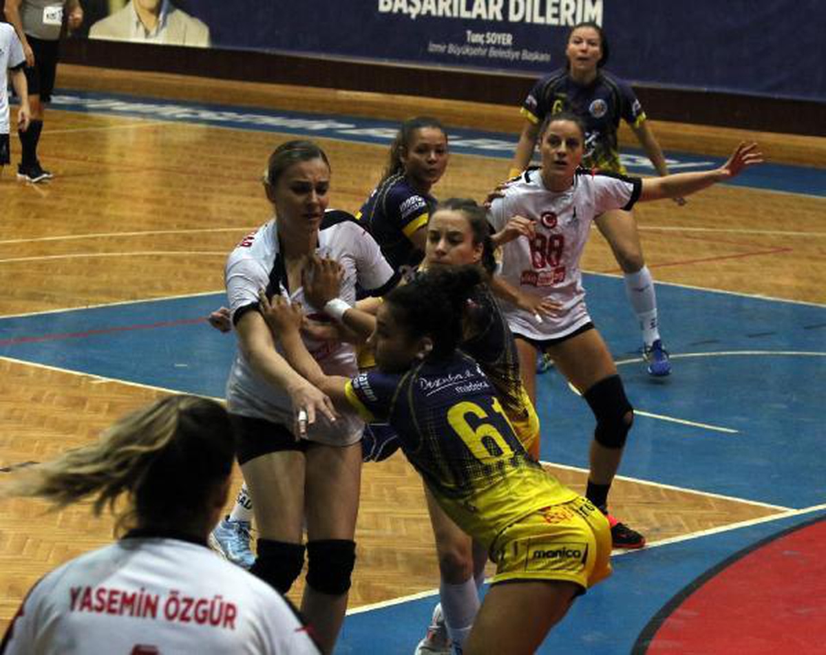 İzmir Büyükşehir Belediyespor - Madeira Andebol: 28-22