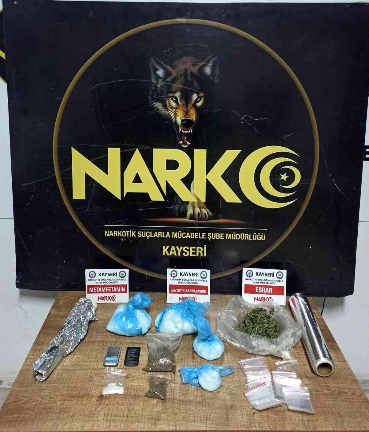 Kayseri\'de 3 adrese uyuşturucu operasyonu: 2 gözaltı