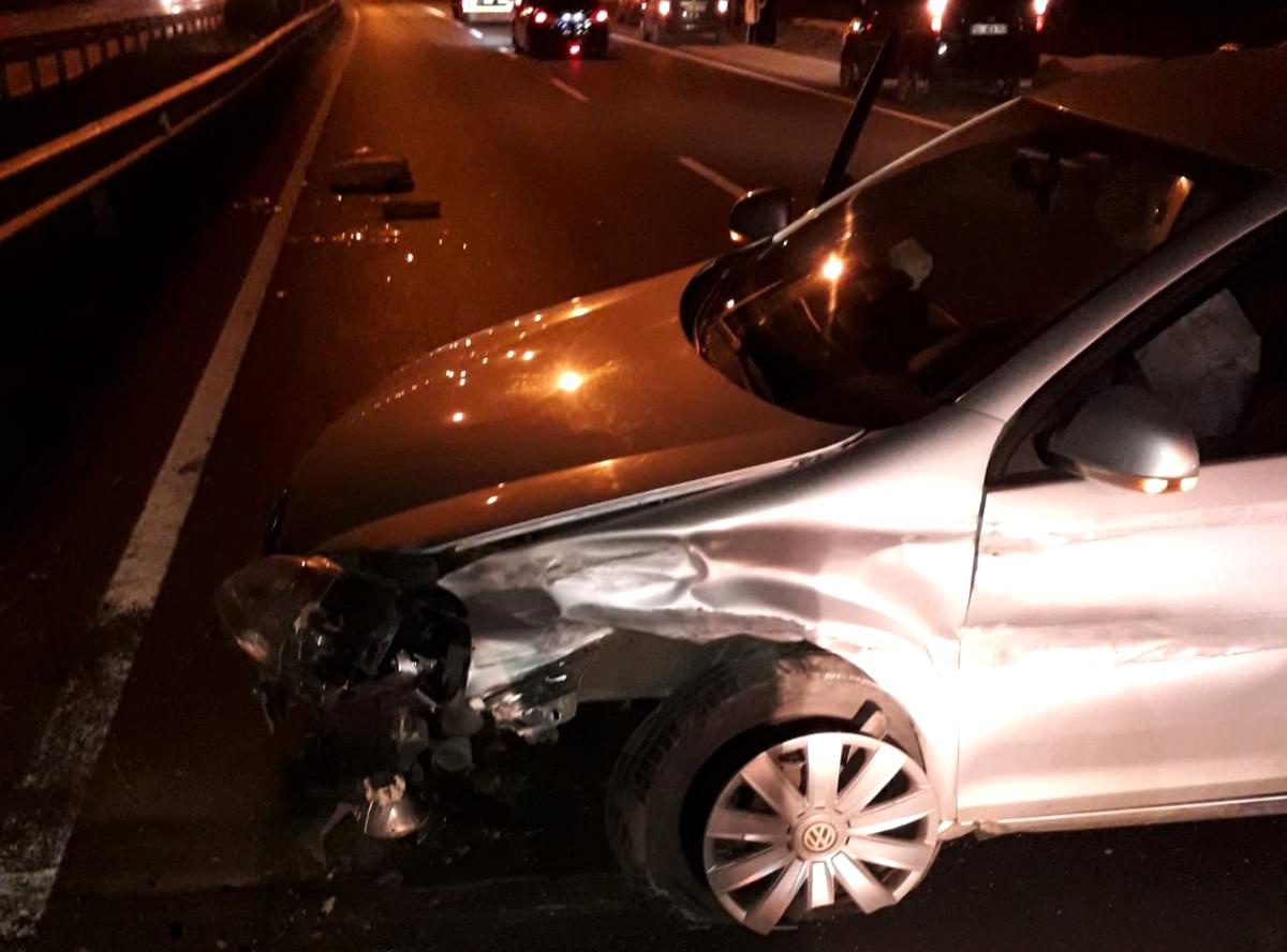 Kediye çarpmamak için kaza yaptı: 2 yaralı