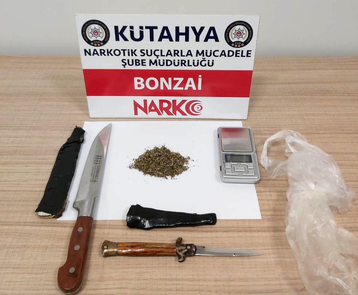 Son dakika haberleri... Kütahya\'da uyuşturucu operasyonunda 4 şüpheli yakalandı
