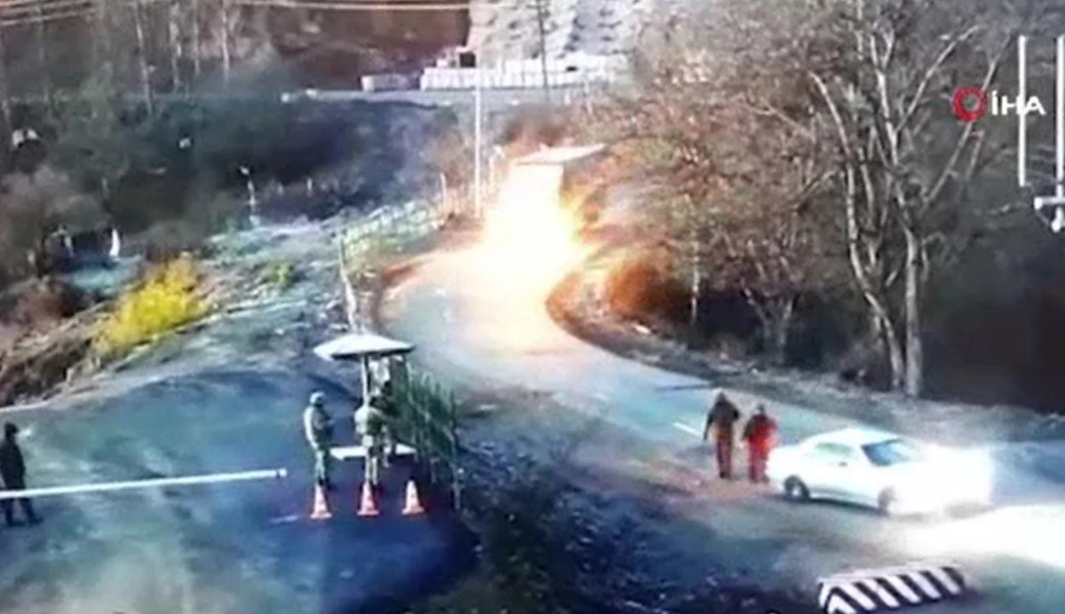 Son dakika haberi! Şuşa yakınlarında Azerbaycan askerlerinin bulunduğu kontrol noktasına el bombalı saldırı
