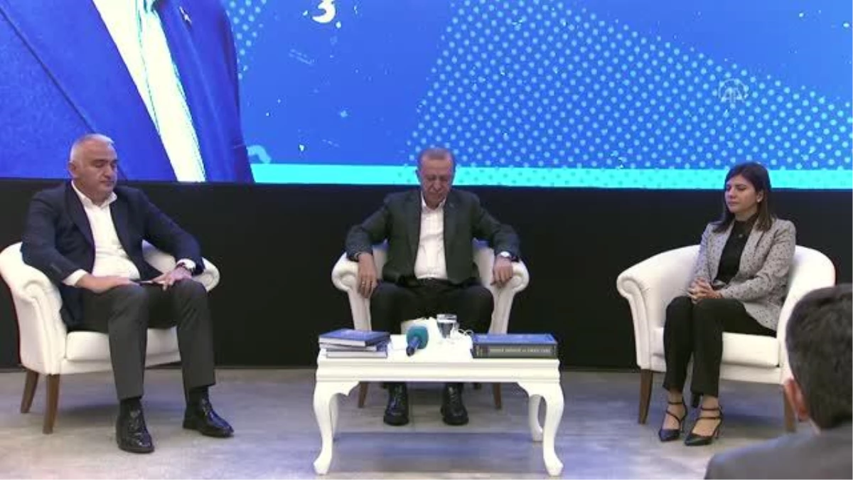ÇANAKKALE - Kültür ve Turizm Bakanı Ersoy, Ezineli Yahya Çavuş Belgeseli\'nin galasında konuştu