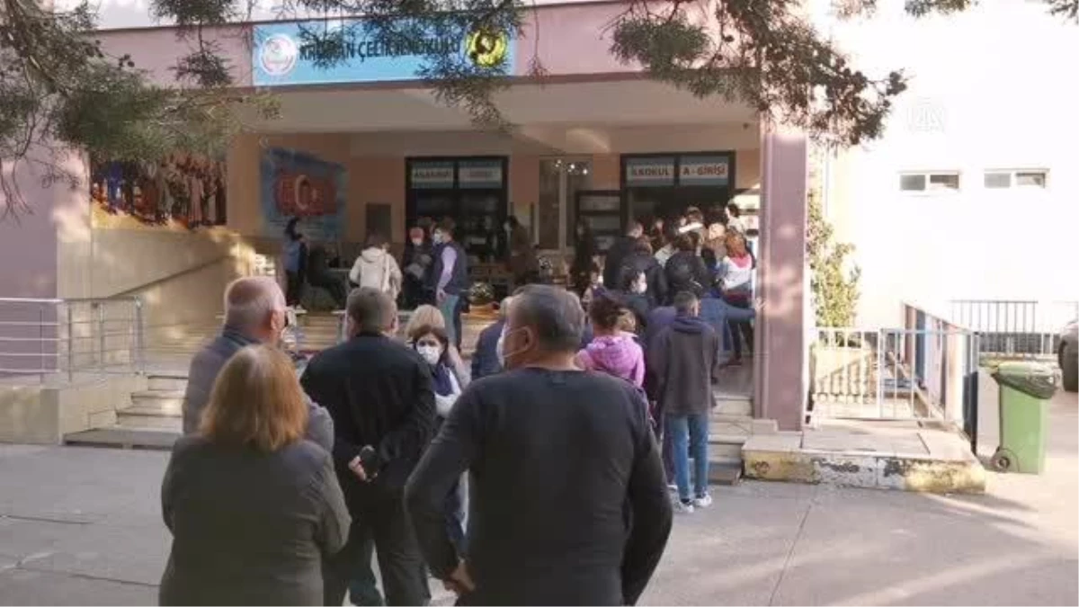 Çifte vatandaşlar, Bulgaristan seçimleri için oy kullanıyor (2)