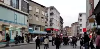 Esenyurt'ta meydan savaşını aratmayan sopalı, satırlı, taşlı kavga kamerada: 1'i ağır 4 yaralı