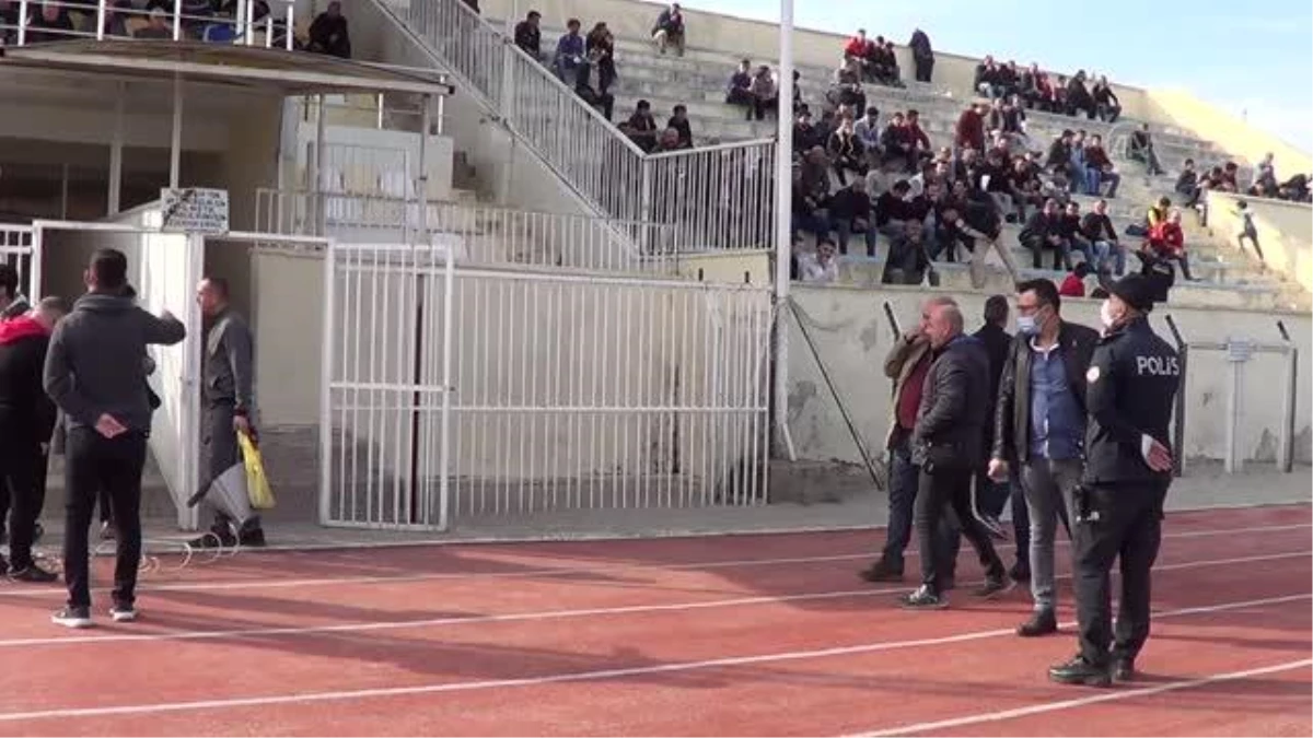 GAZİANTEP - Futbolcular "Aşı çağrısı" pankartıyla maça çıktı