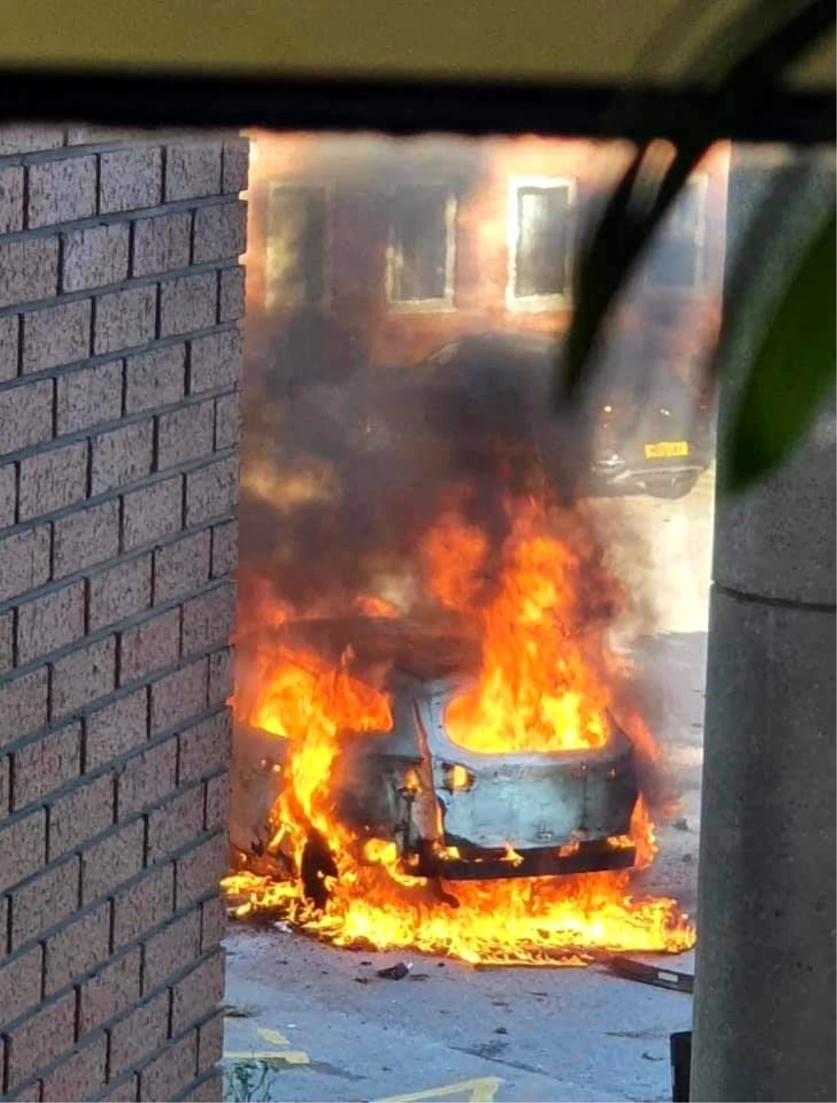 Son dakika haberi | İngiltere\'de hastane yakınındaki araçta patlama