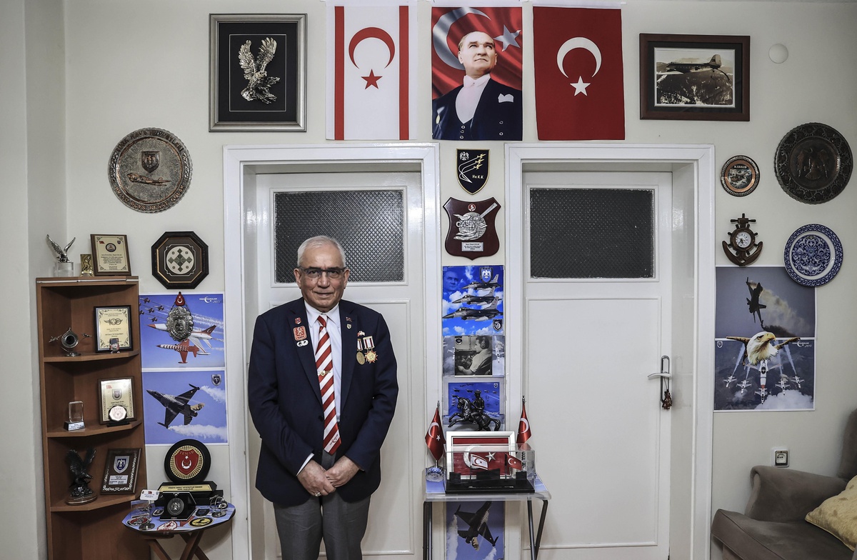 Kıbrıs Gazisi Reşat Çolak, KKTC\'ye bağımsızlığı getiren Barış Harekatı\'nı anlattı Açıklaması